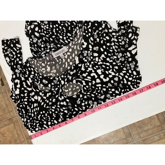 Jennifer Lopez JLO Womens Shirt Triple Keyhole Black White Leopard Paisley Large - Picture 5 of 6